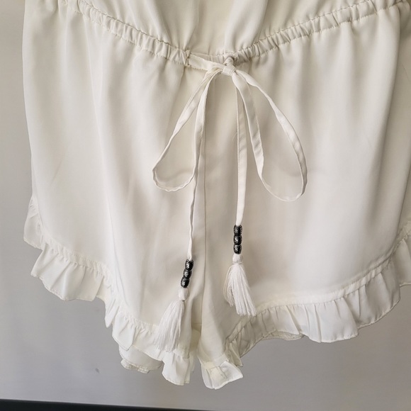 Lace Off the Shoulder White Romper - Picture 4 of 6